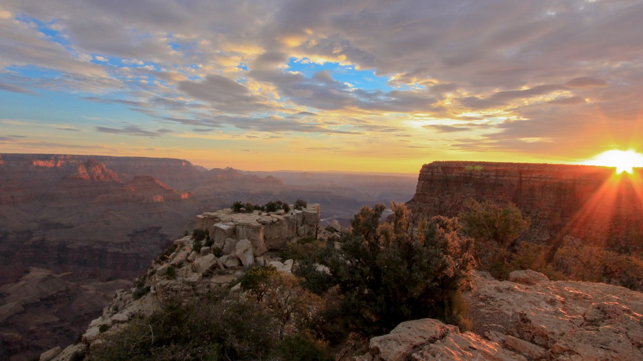 Capturing Dynamic Sunrise Scenes